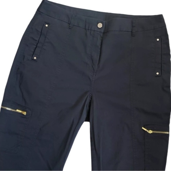 Chico’s Size 6P (0.5P) Solid Black Cropped Cargo Pants Gold Hardware Zippers - Picture 2 of 9